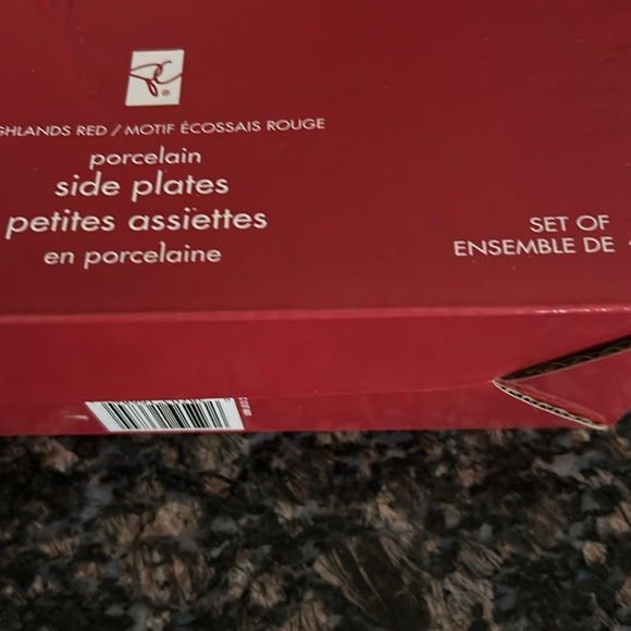 PRESIDENTS CHOICE HIGHLANDS RED PORCELAIN REINDEER SIDE PLATES SET OF 4 NWT - Picture 3 of 6